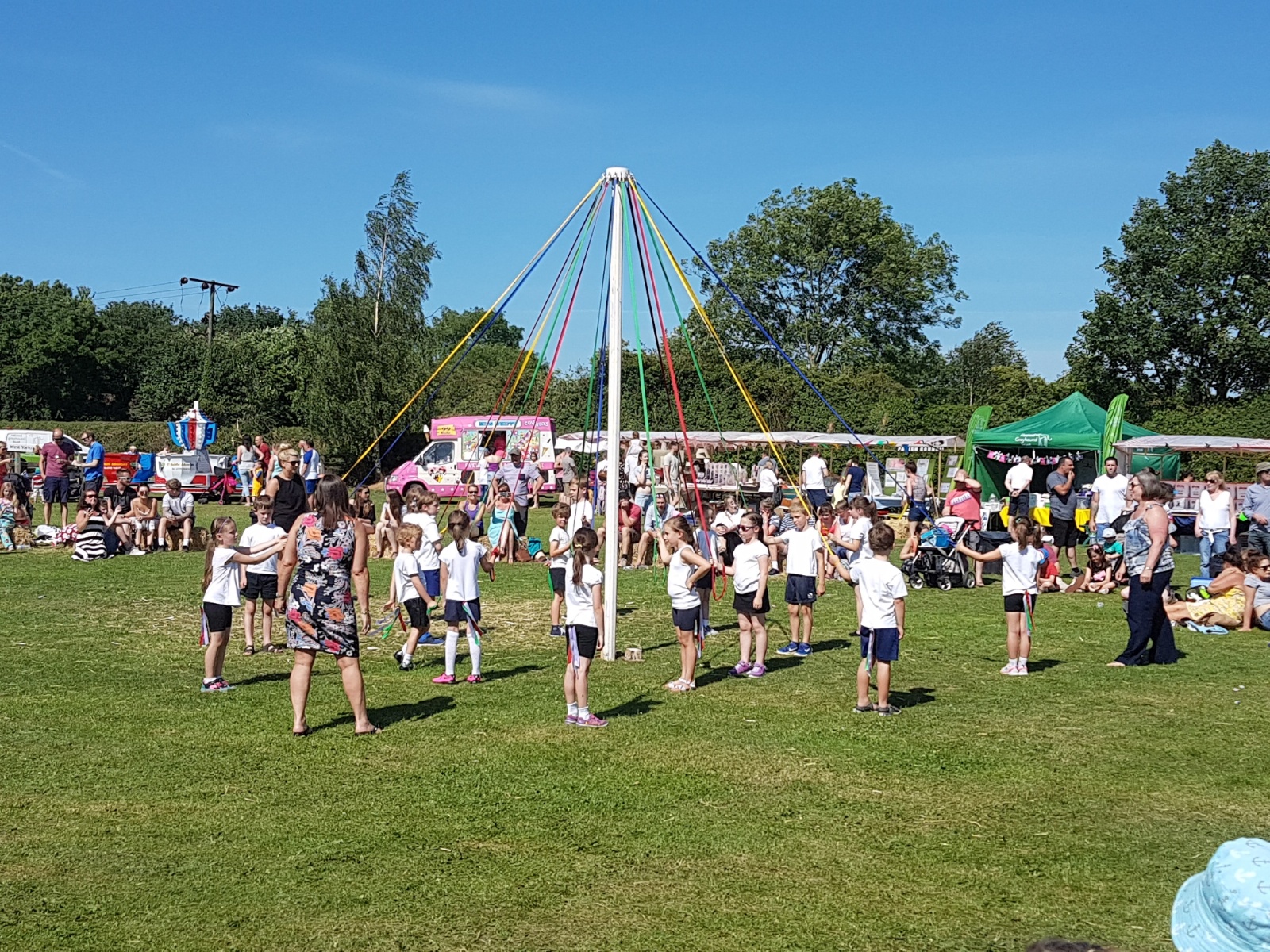 maypole-dancing-at-wells-primary-school